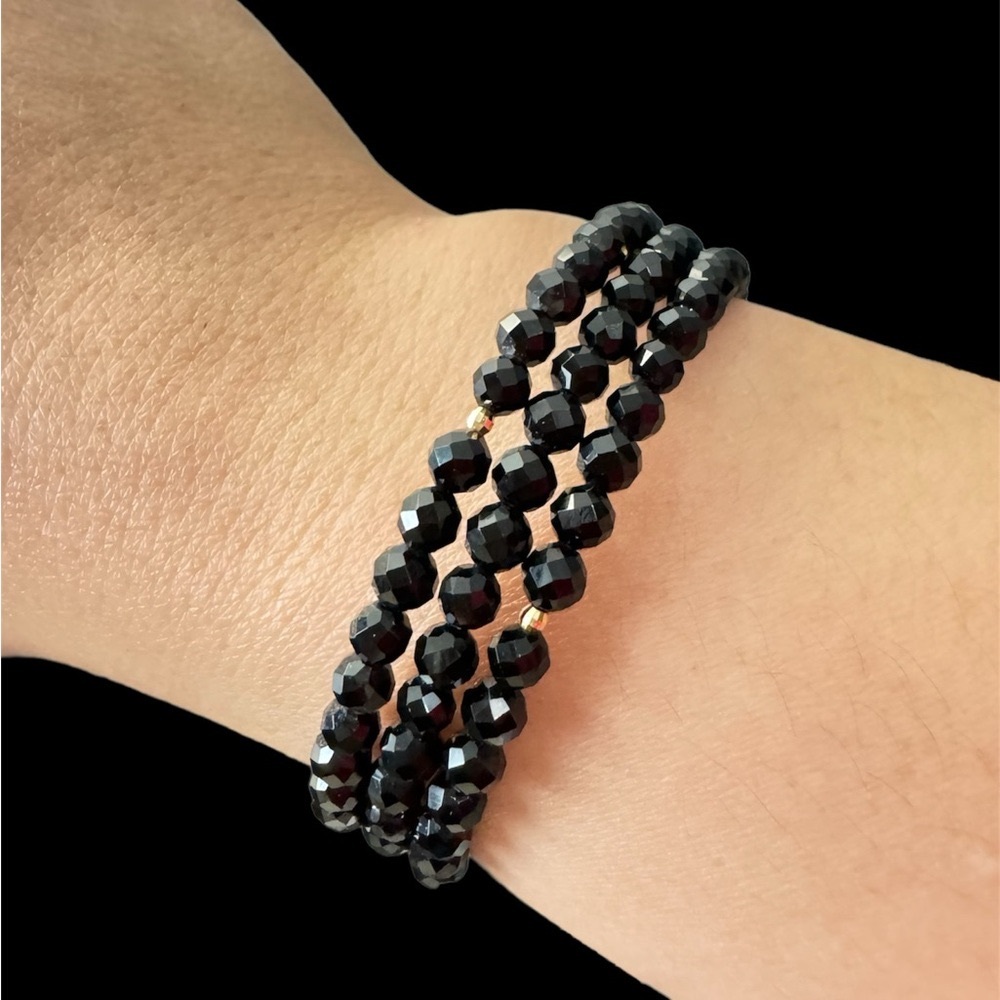 ONYX Spiral Bangle with 18k Beaded Ball